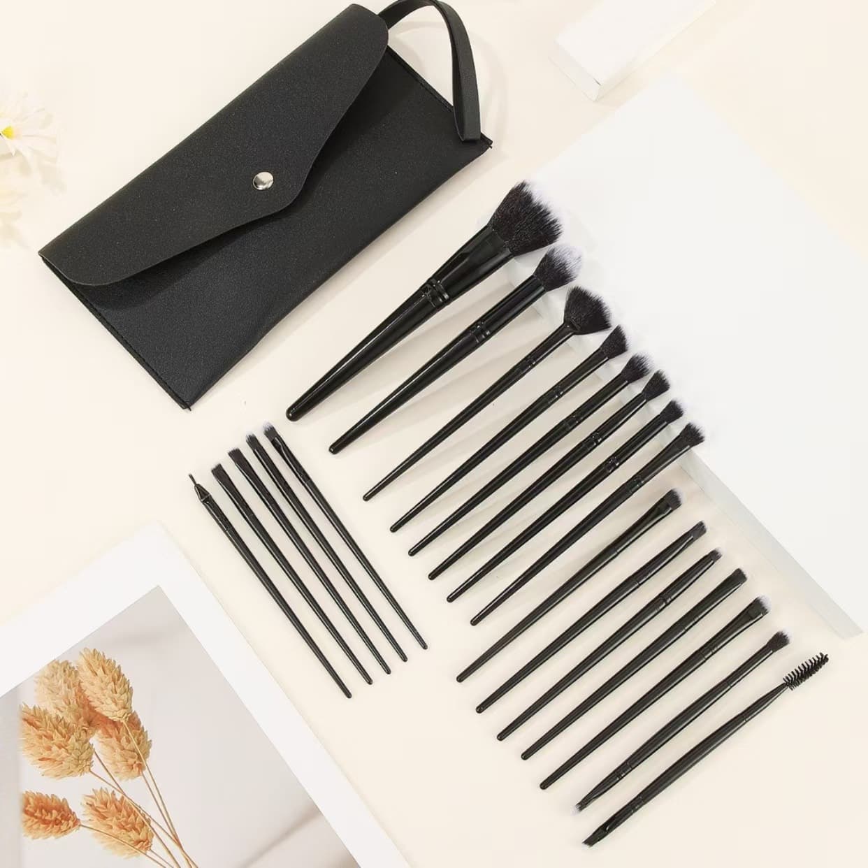 Black Complete 20-Piece Makeup Brush Set with Travel Pouch - Professional
