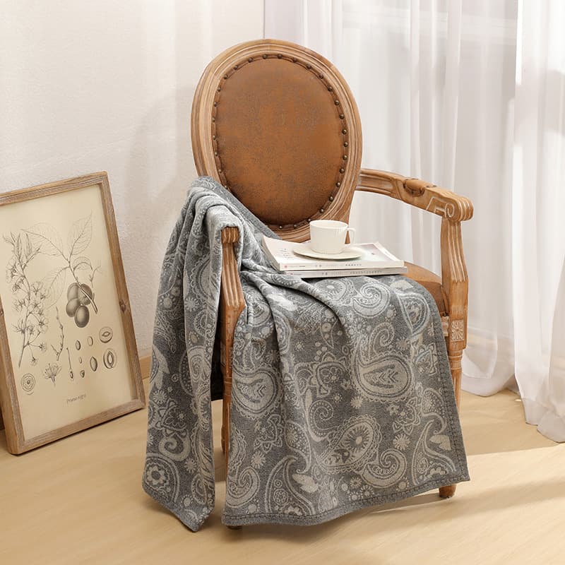 Grey Luxurious Paisley Jacquard Throw Blanket - Soft Wool Blend