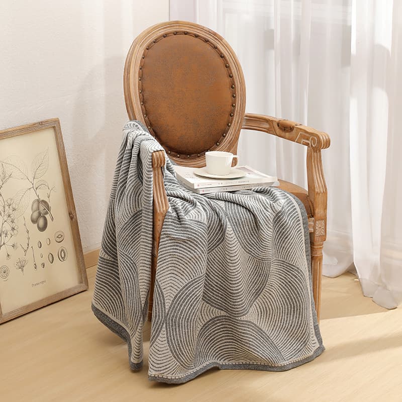 Grey Luxurious Paisley Jacquard Throw Blanket - Soft Wool Blend