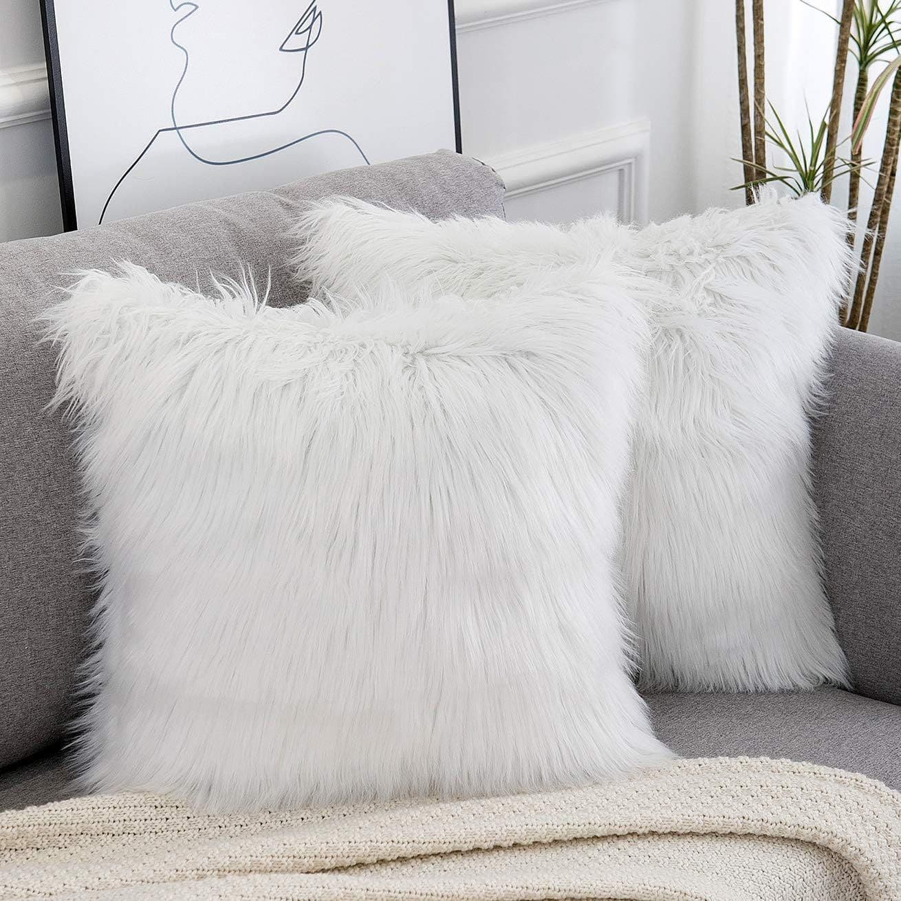 White Luxurious Long Faux Fur Cushion Covers - 2-Piece Set, 45 × 45 cm Soft