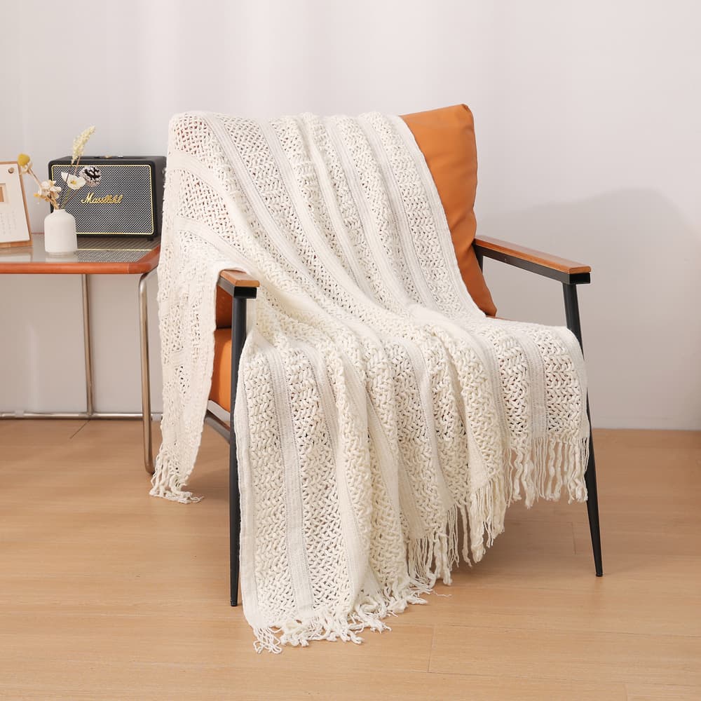Beige Hollow Knitted Sofa Blanket with Tassels, 120 × 165 cm, 510g, Ideal