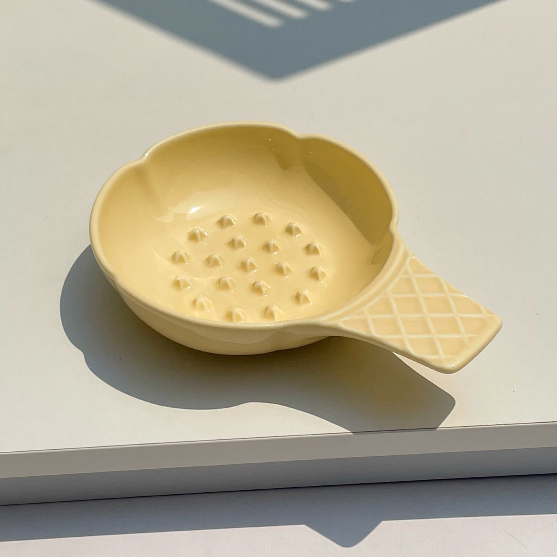 2-Piece Yellow Ice Cream Cone Ceramic Slow Feeder Pet Bowl - Fun Anti-Gulp