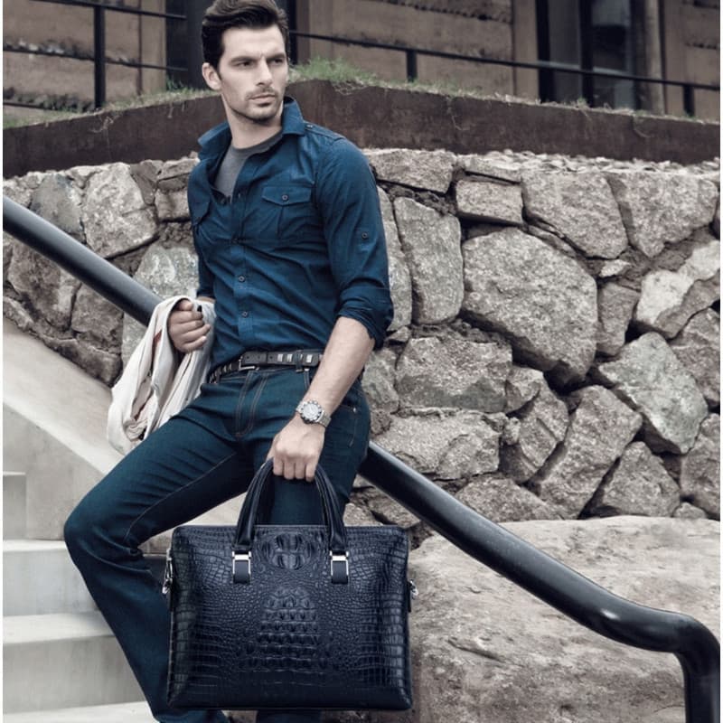 Black Men's Crocodile Embossed PU Leather Briefcase - Fits 14-inch