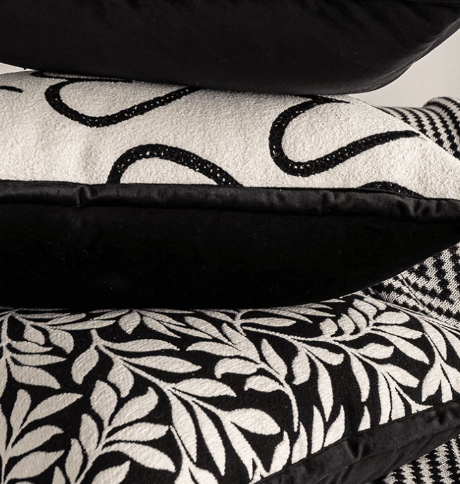 Heart Triangle Two-Piece INS-Style Jacquard Pillow Covers - Black & White