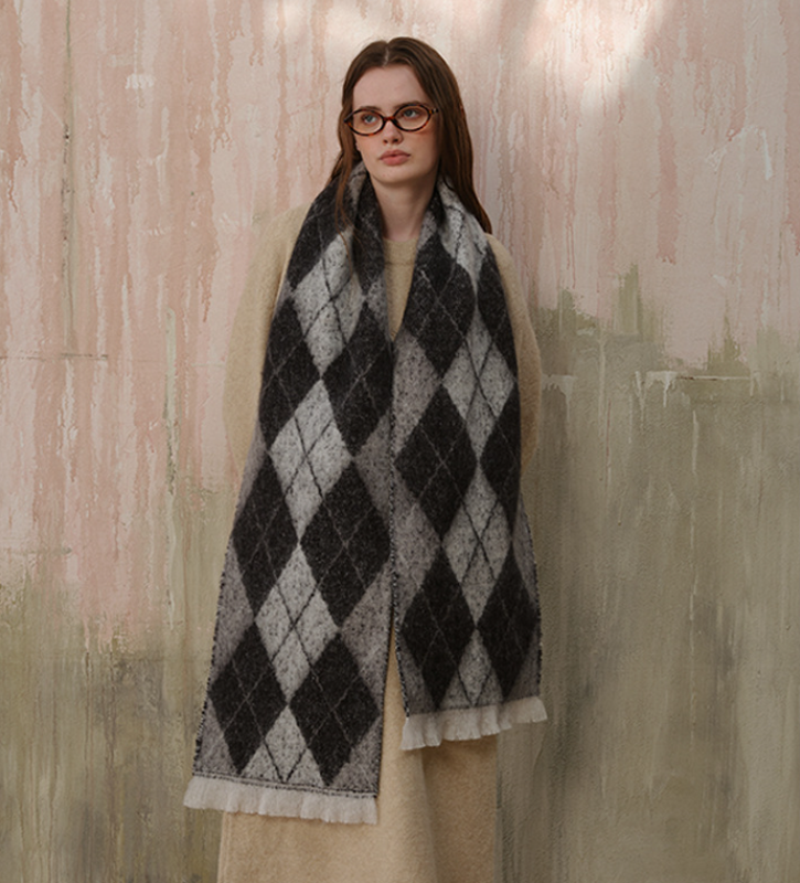 (Black+Grey) Two-Tone Argyle Pattern Scarf - Ladies' Warm - Black Grey