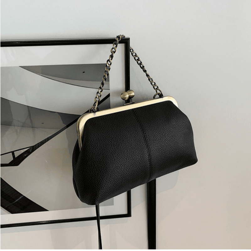 Black Retro Women's Shell Handbag - European Style Clip Lock Closure