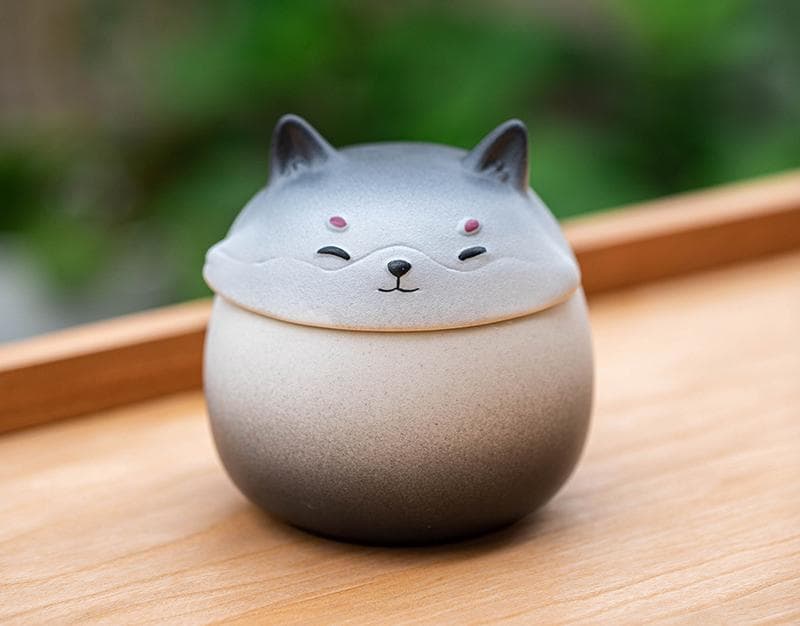 Artisan Ceramic Sealed Storage Jar with Animal Design - Gradient Black