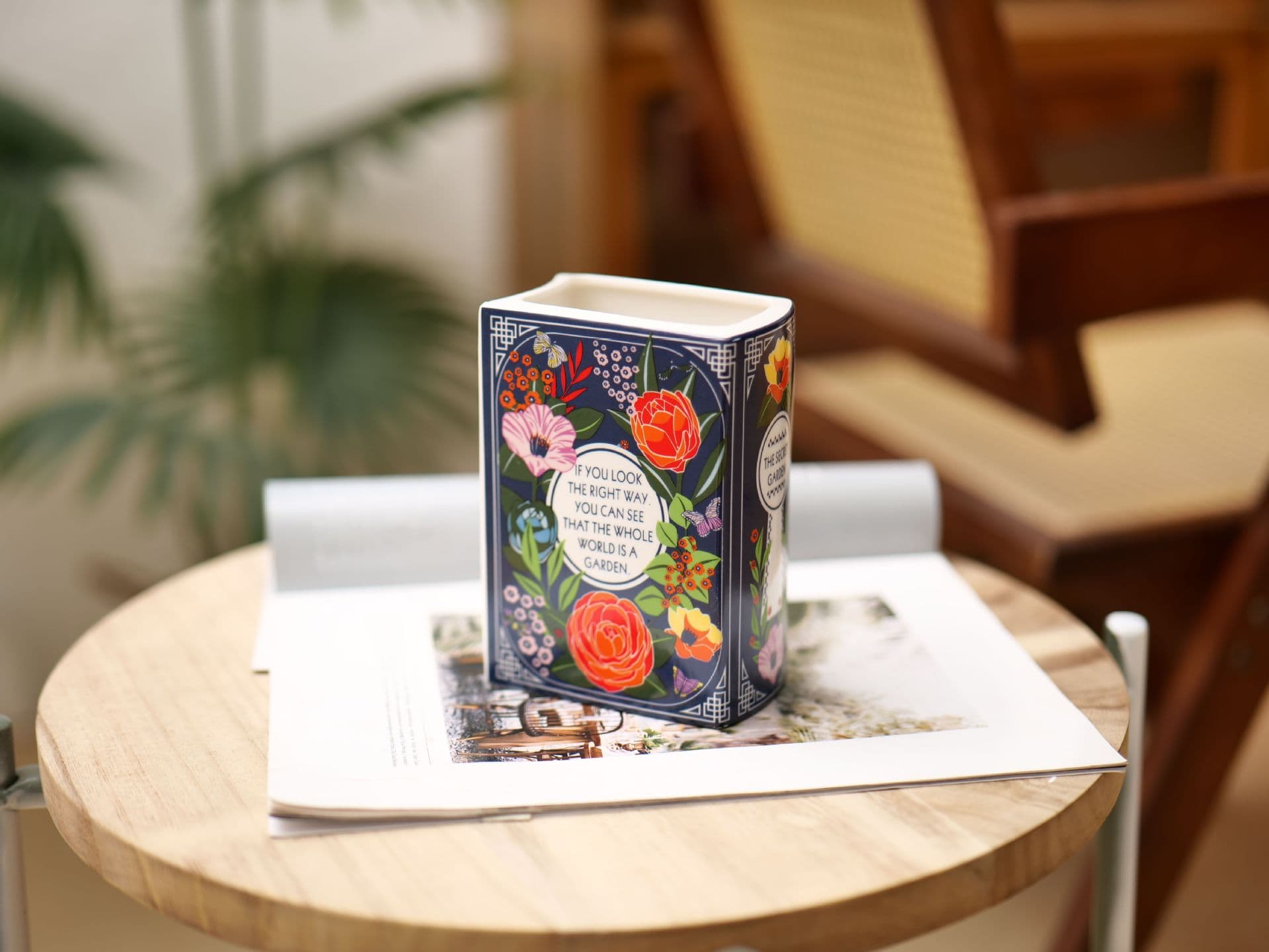 Literary Book Vase - Creative Ceramic Planter & Desk - Type 14x10x6 5 cm