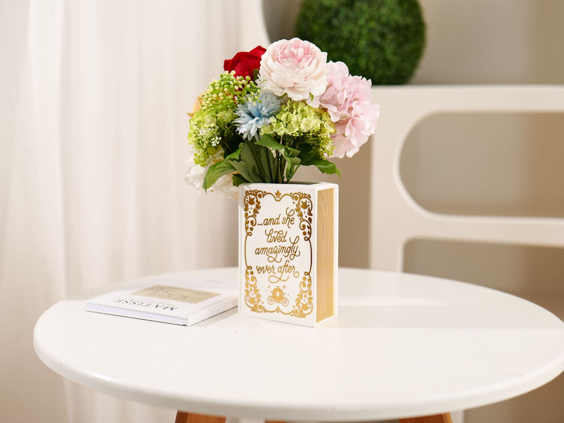 Literary Book Vase - Creative Ceramic Planter & Desk Organizer (Golden Book)