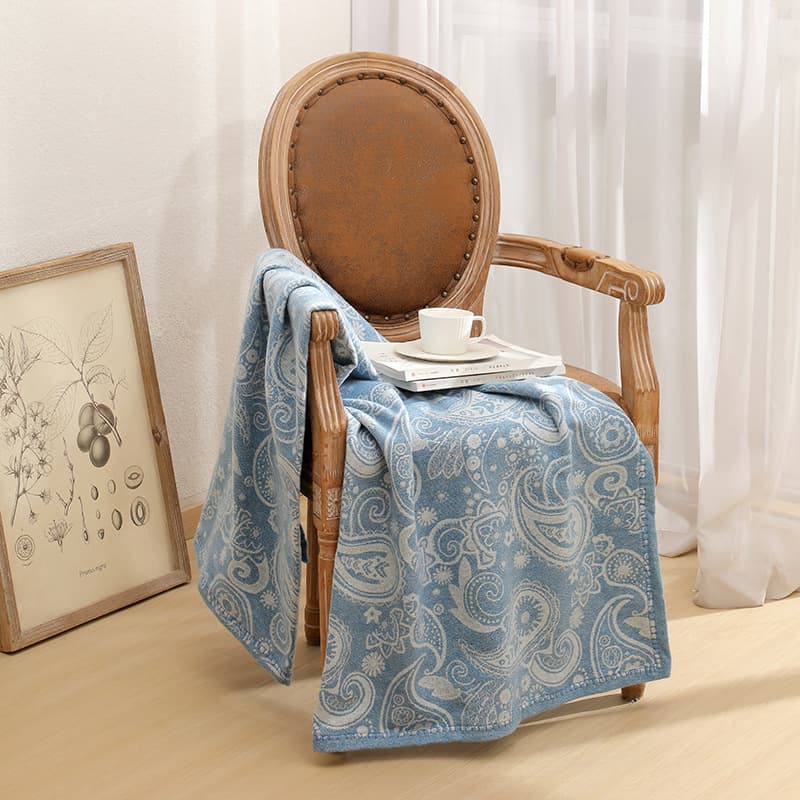 Blue Luxurious Paisley Jacquard Throw Blanket - Soft Wool Blend