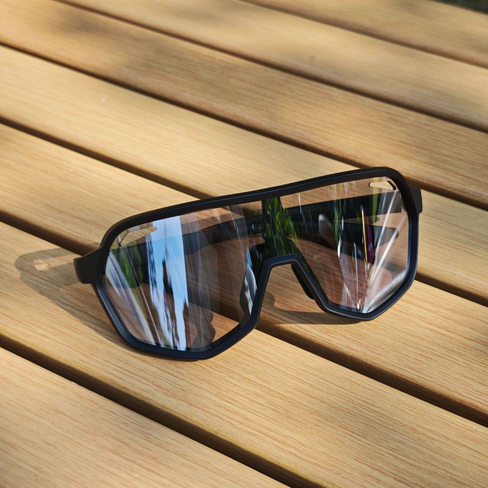 Black frame and photochromic silver lenses Photochromic - Black silver