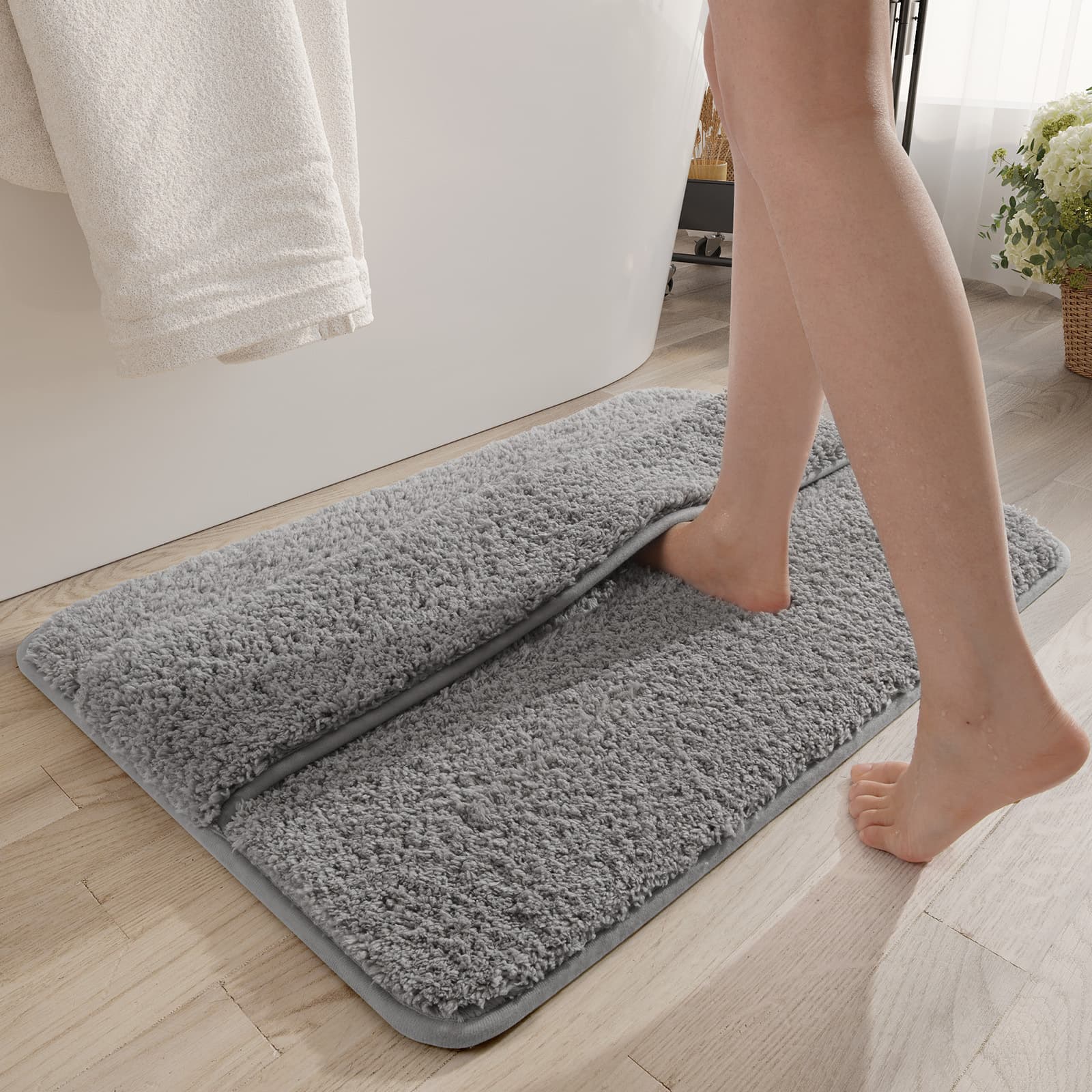 Grey Ultra Absorbent Plush Bath Mat - Non-Slip Bathroom Rug with Innovative