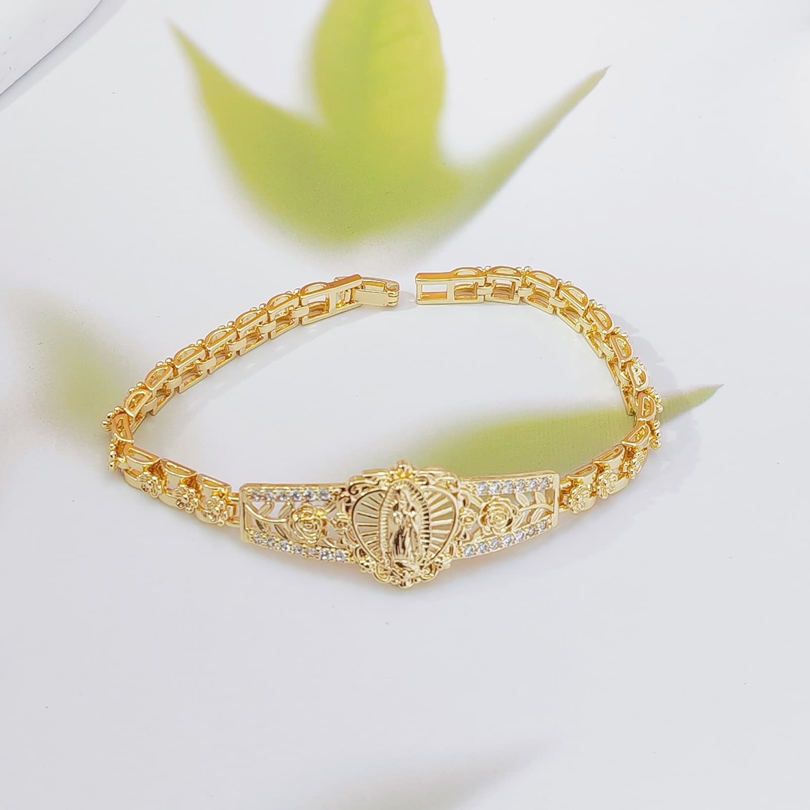 Hollow Floral Geometric Bracelet - Gold-Plated Copper Fashion Jewelry