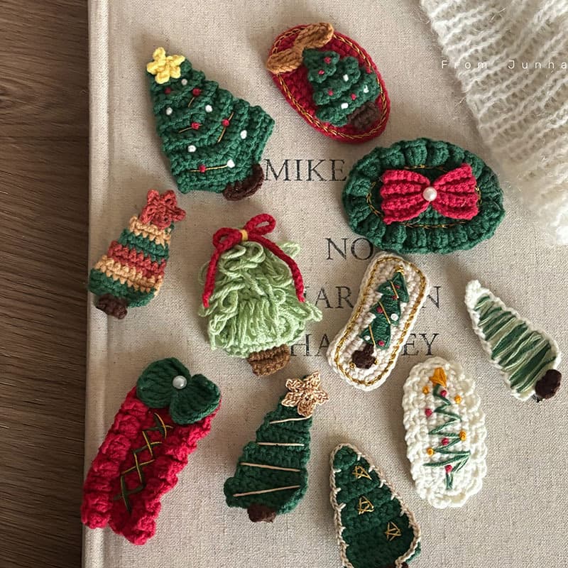 Christmas Collection Hair Clips - 5-Piece Set Random Main Image Styles