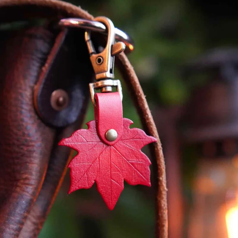 Red 3 Pack PU Leather Maple Leaf Keychain Set Vintage Style - Red Pendant