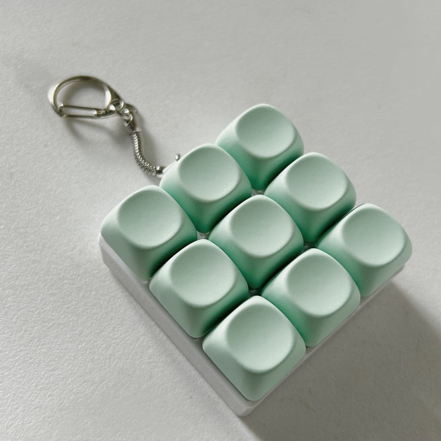 2-Pack Green Mechanical 9-Keyboard Fingertip Toy Keychain - Key Pressure
