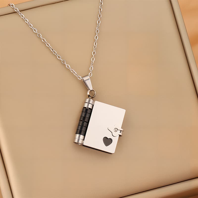 Black-Silver Titanium Steel Fading-Resistant Envelope Locket - Black Silver