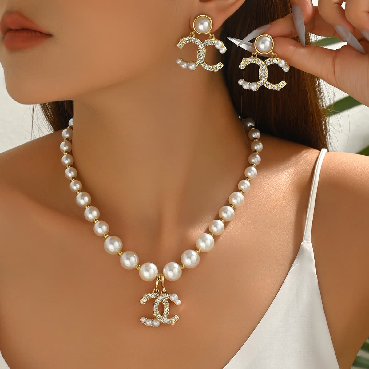 Women's Jewelry Set - Geometric C-Shape Pendant Necklace with Pearl Chain