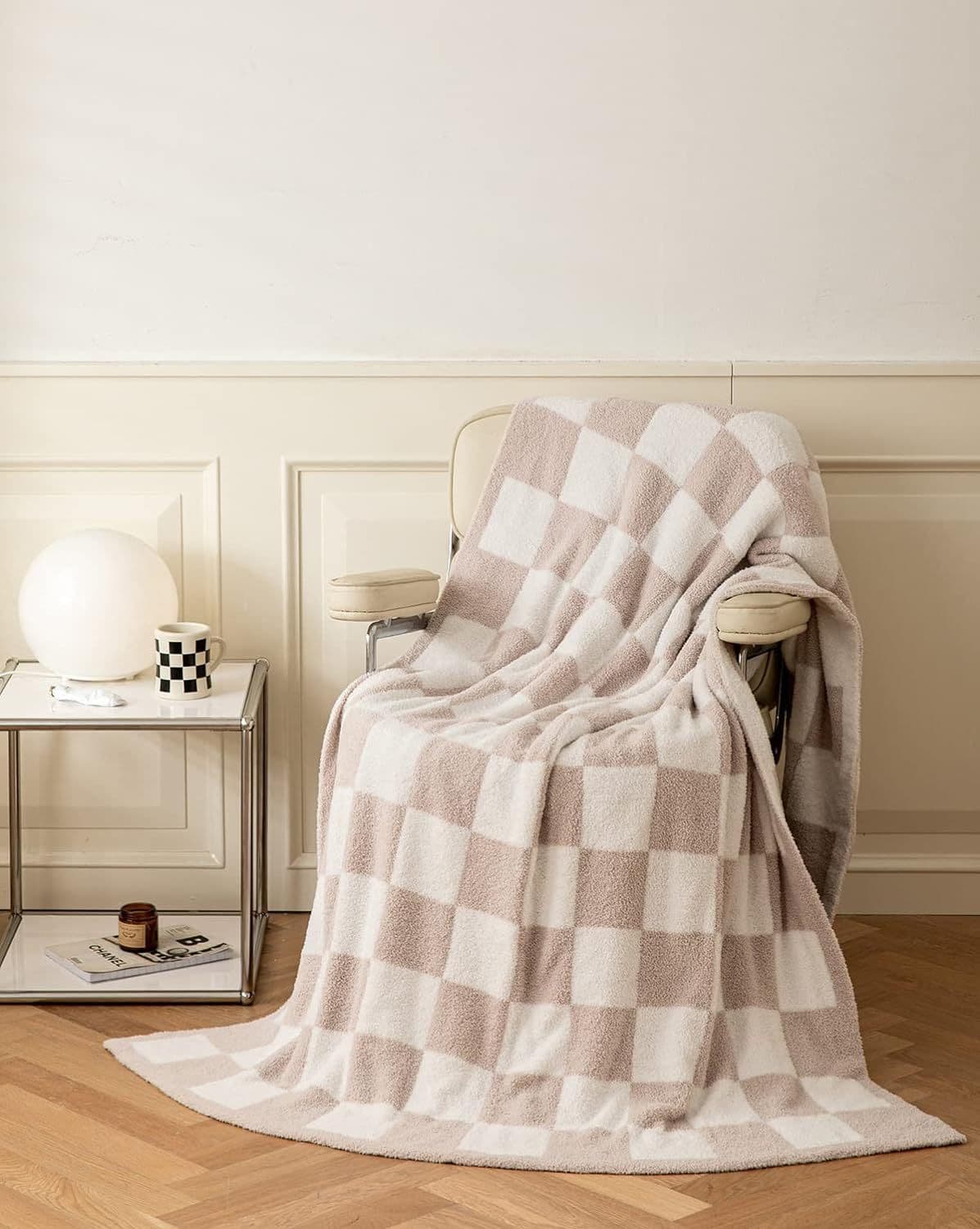 Khaki and White Knitted Checkerboard Throw Blanket (130 × 150 cm) - Soft